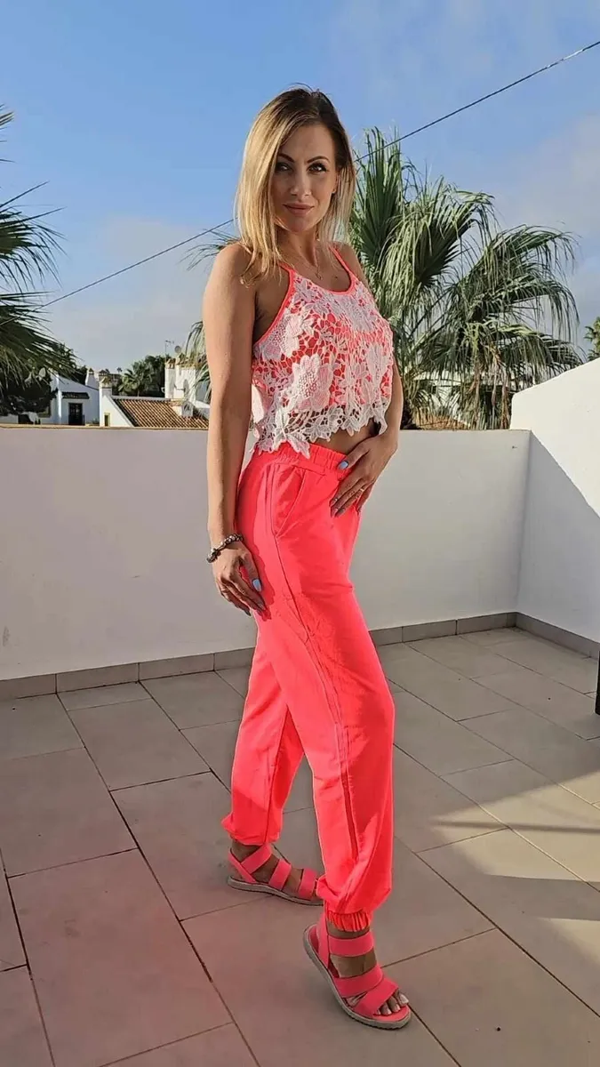 Neon pink sports joggers S,M,L - Image 1