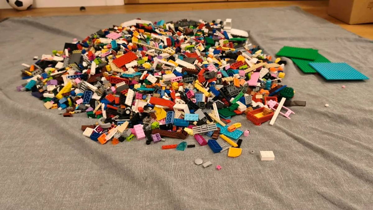 8.965kg Lego mix lot - Image 2