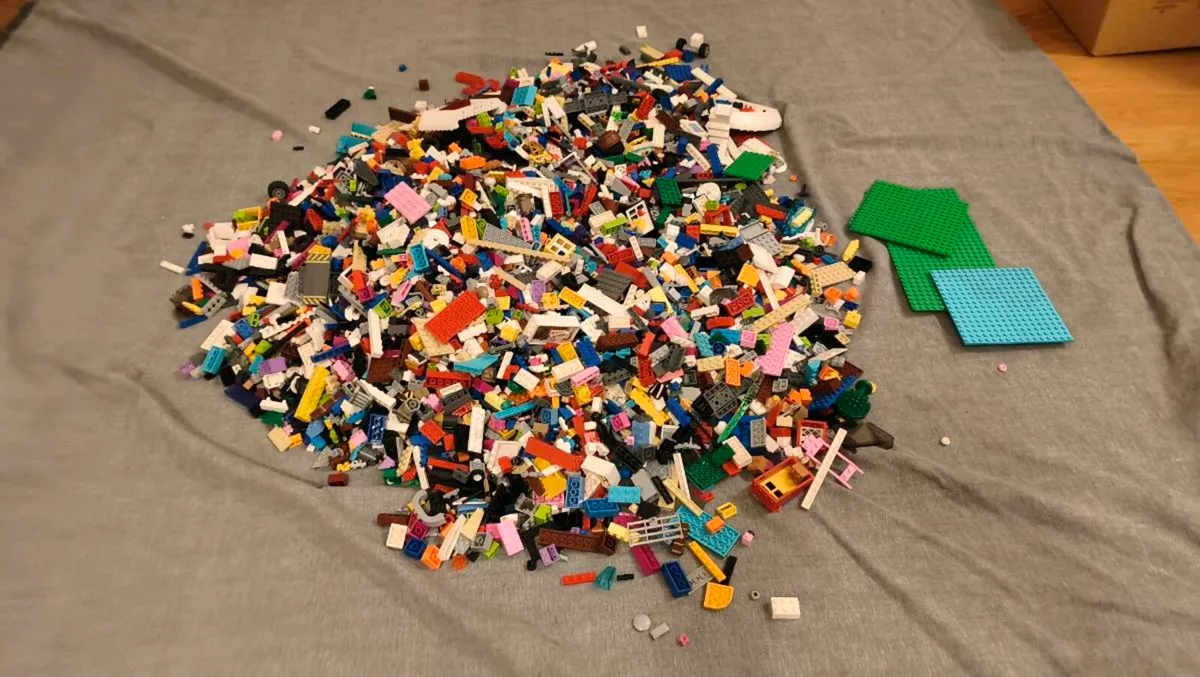 8.965kg Lego mix lot - Image 3