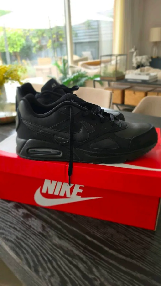 Nike AirMax Triple Black Ivo - Image 1