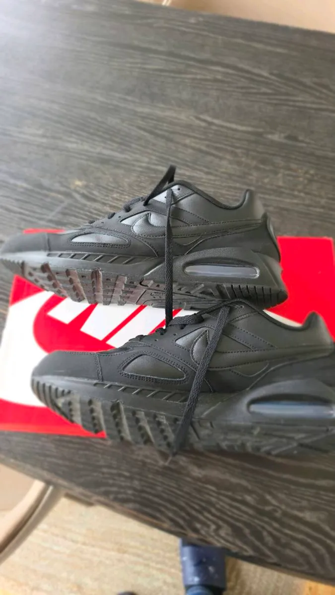 Nike AirMax Triple Black Ivo - Image 3