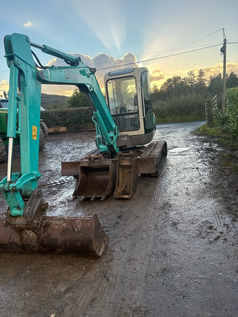 Komatsu PC40R - Image 1