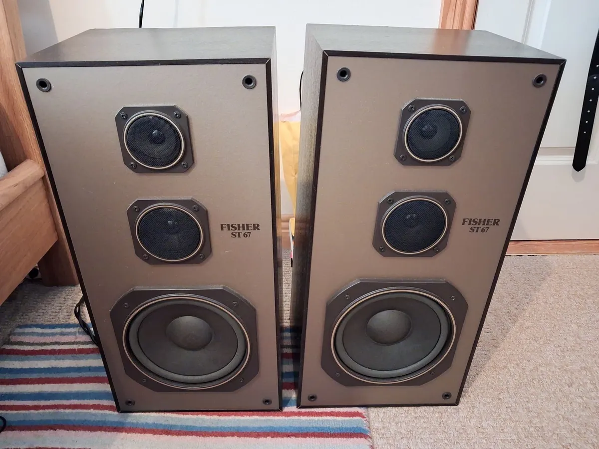 Large vintage fisher speakers - Image 1