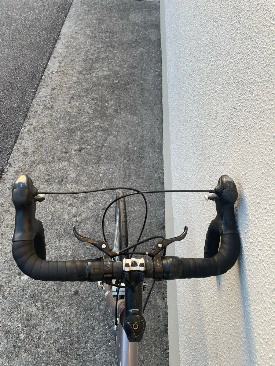 Specialized Dolce Road Racing Bike - Image 4
