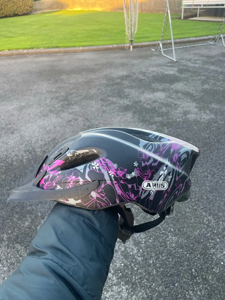 ABUS Women’s helmet - Image 2