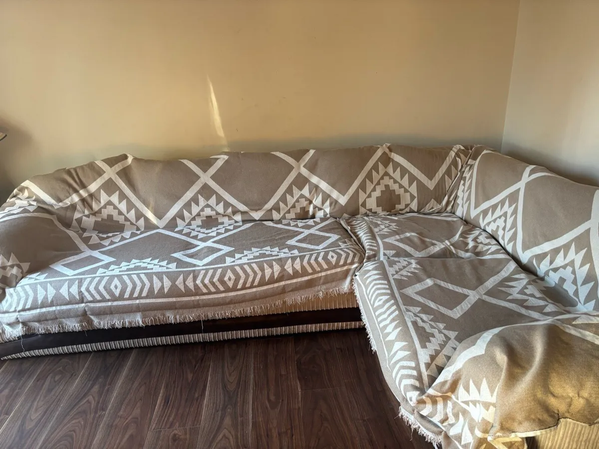 L seater couch - Image 4