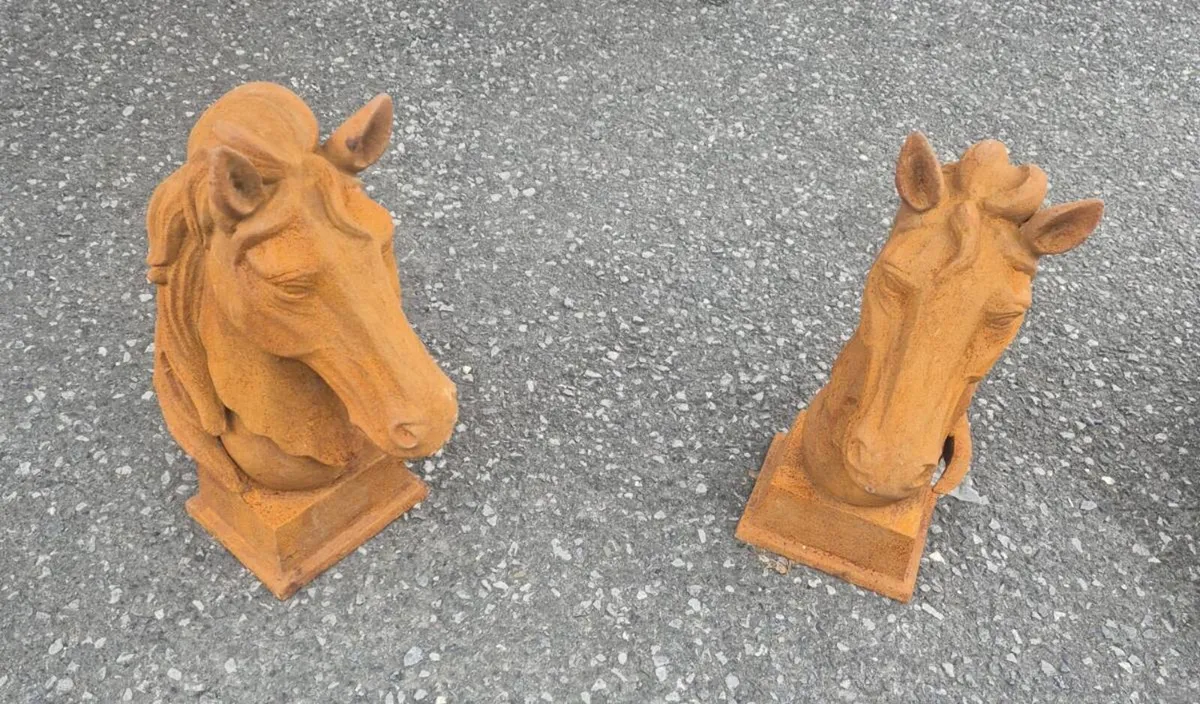 Pair cast  iron  horse heads - Image 2