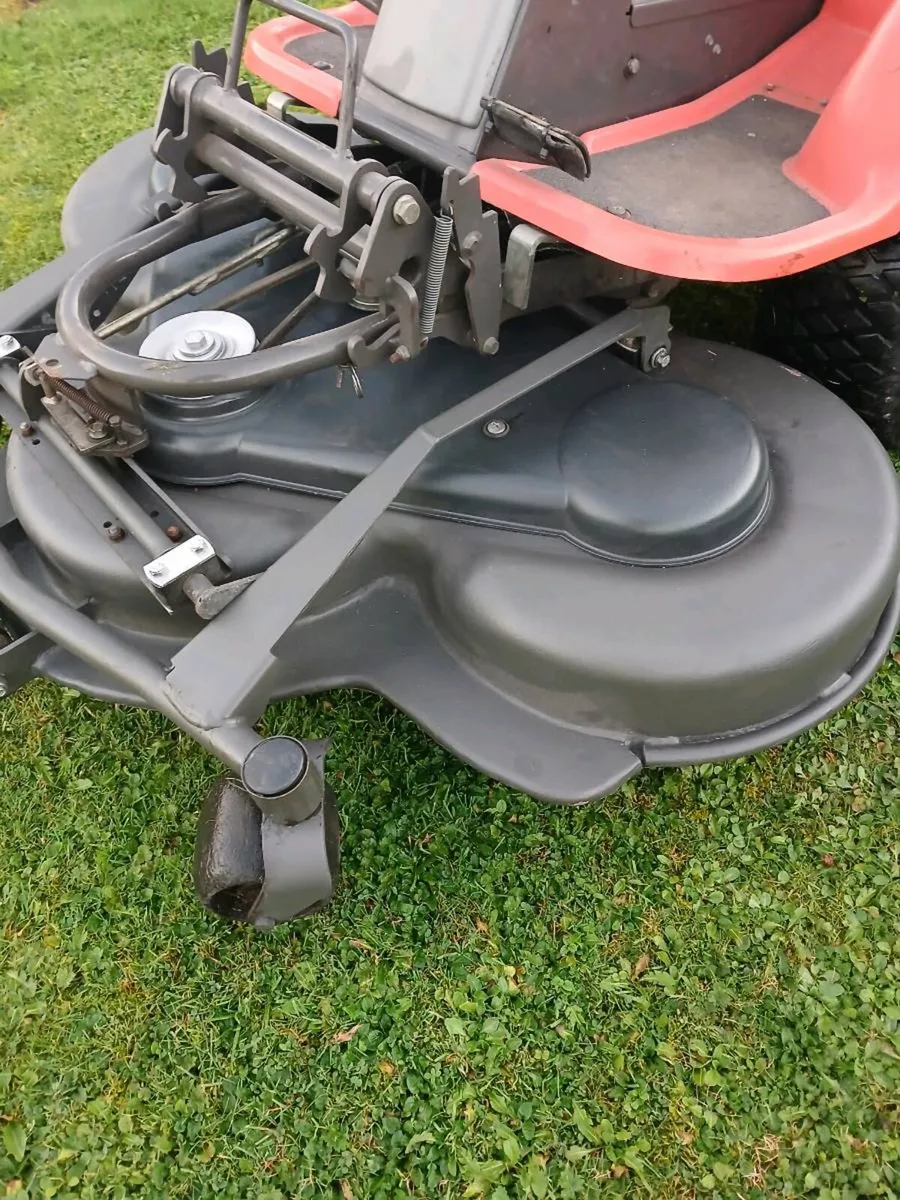 Husqvarna PF 21 AWD.    4 wheel drive RIDER - Image 2