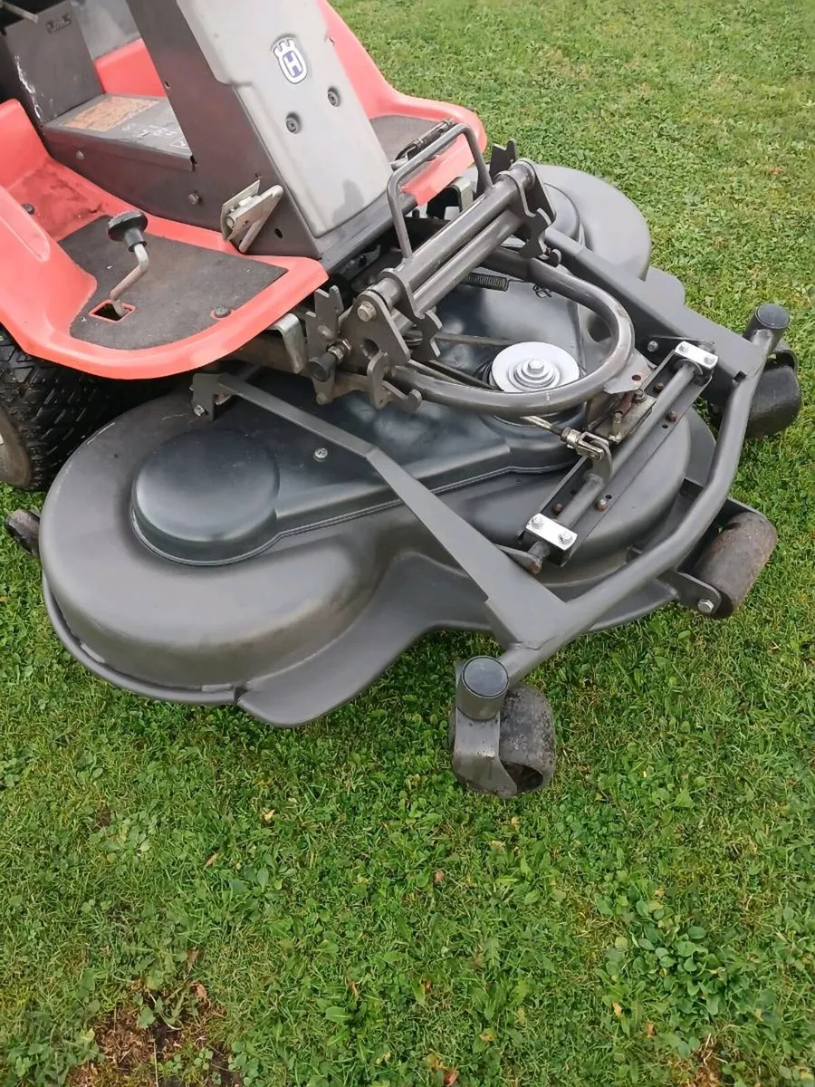 Husqvarna PF 21 AWD.    4 wheel drive RIDER - Image 3
