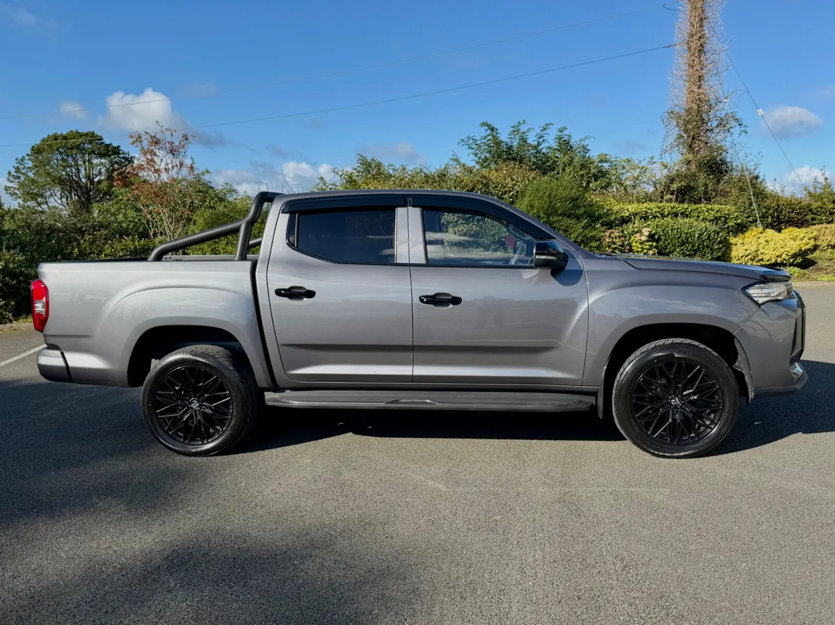 2023 Maxus T90 EV Elite Black Edition - Image 2