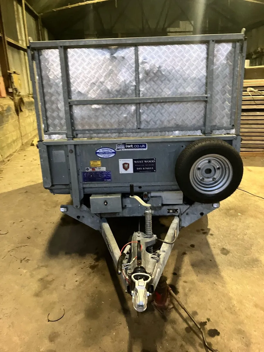 Trailer - Image 1