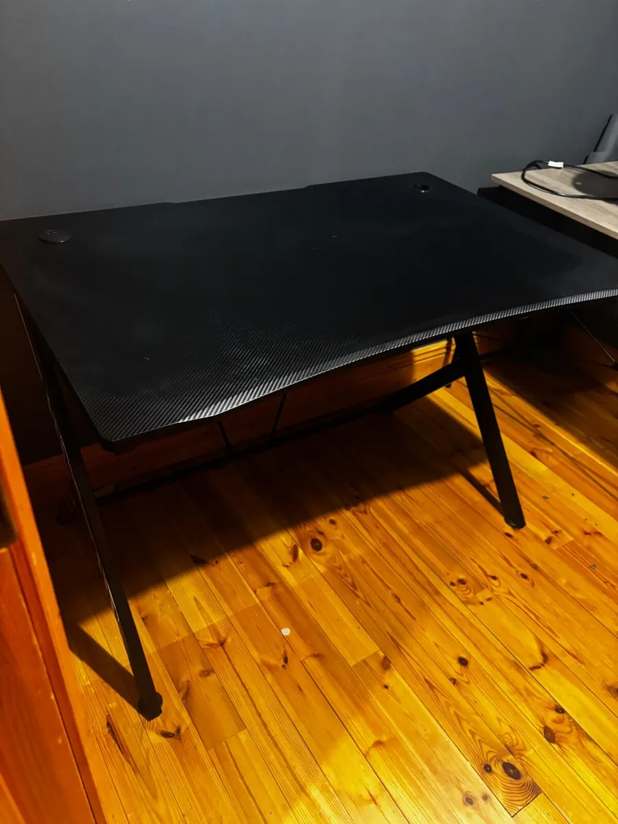 Gaming desk - Image 2