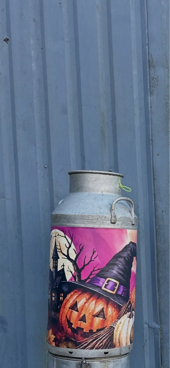 Old farm milk churns/creamery cans - Image 2