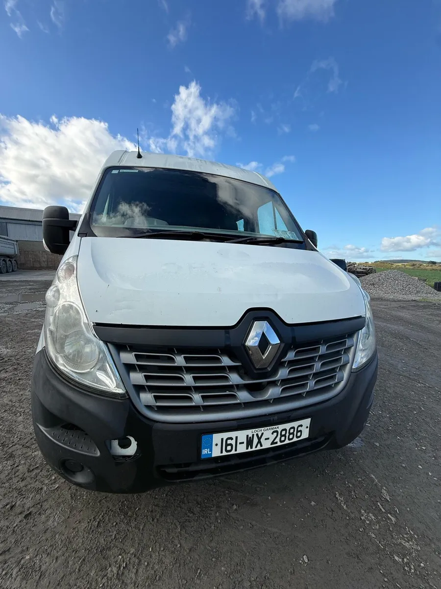Crew cab van - Image 2
