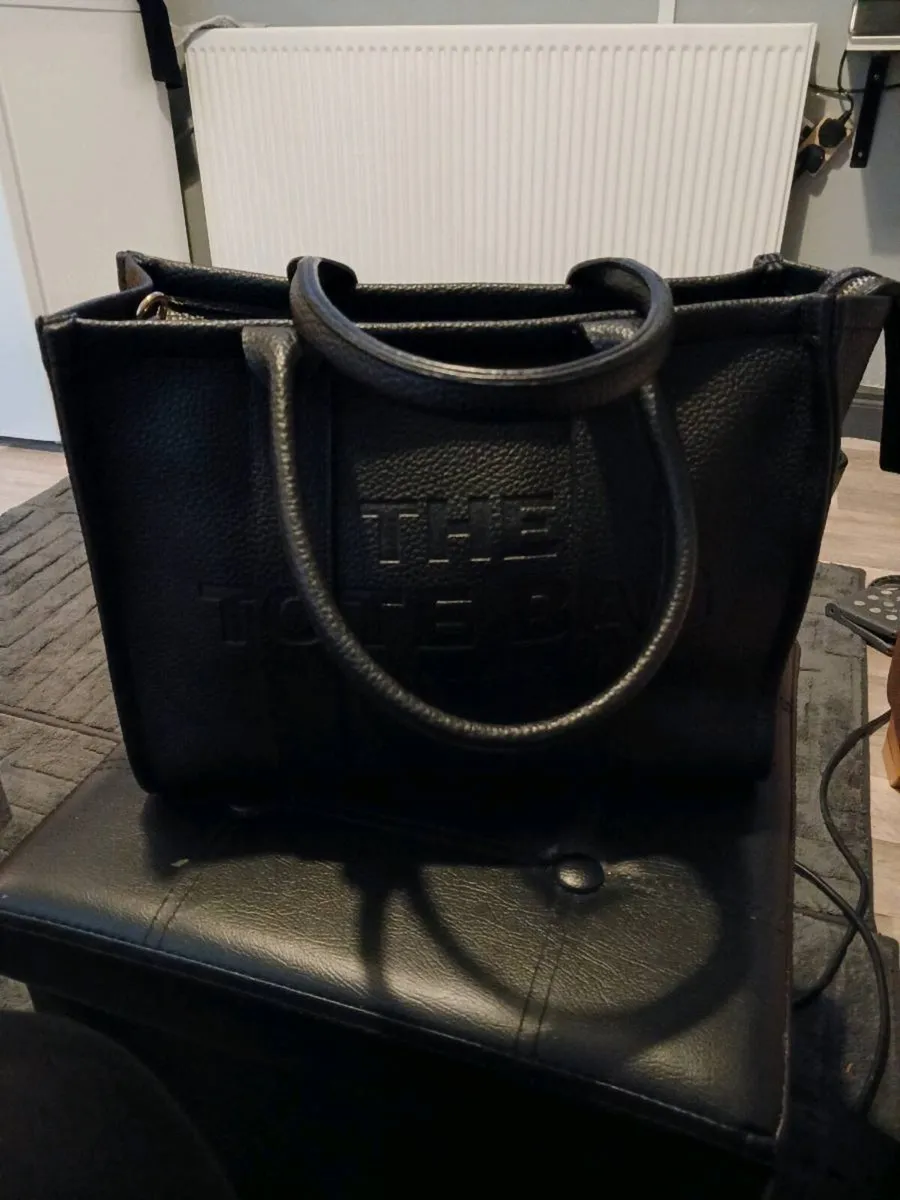 Real Authentic Marc Jacobs the tote black bag - Image 1