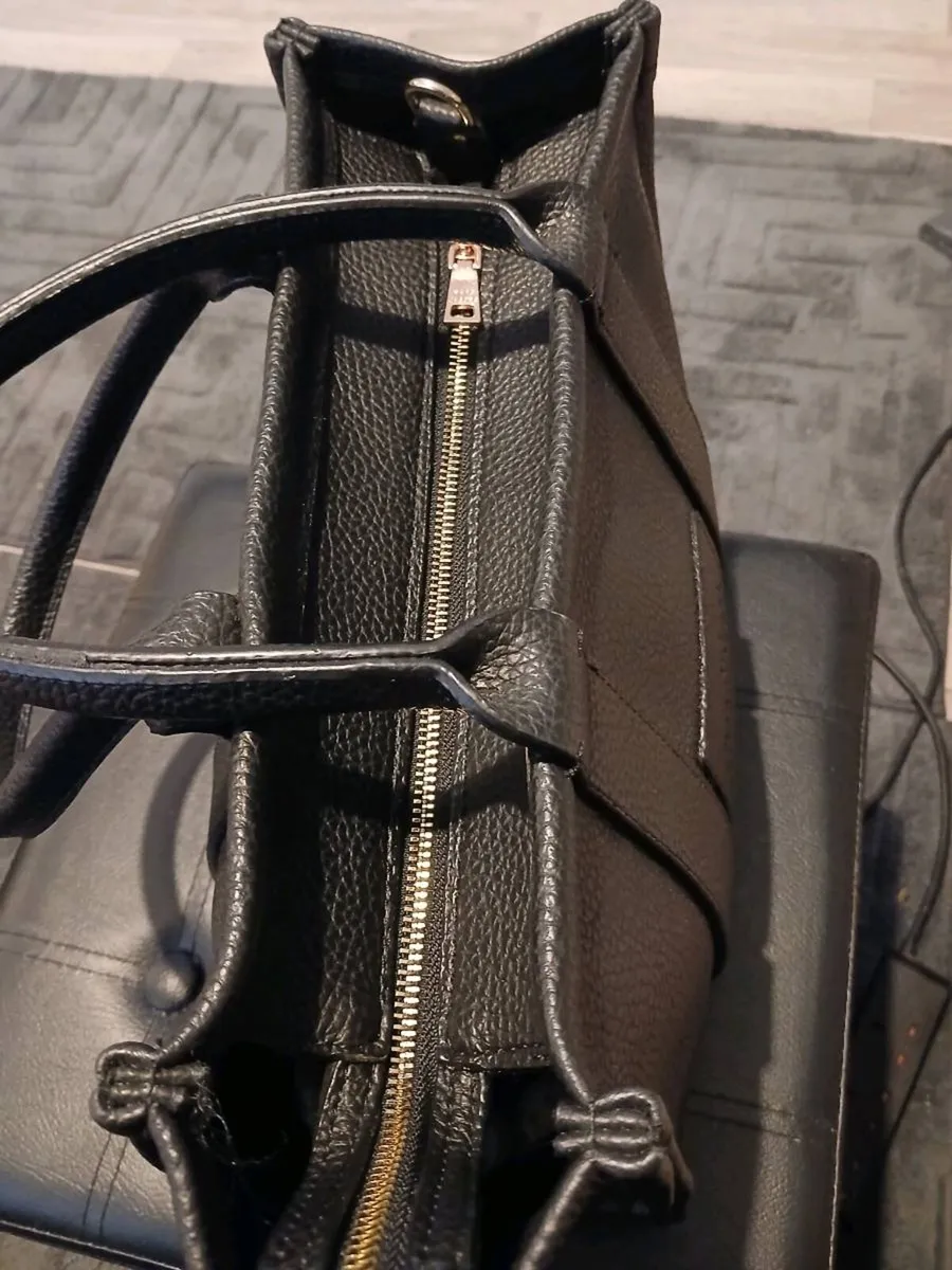 Real Authentic Marc Jacobs the tote black bag - Image 2