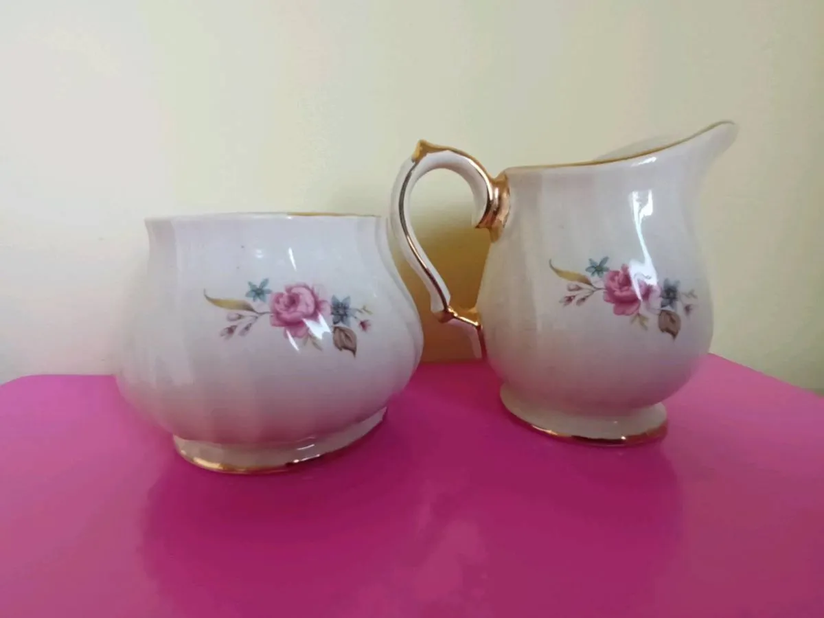 Small  SADLER China Jug and Sugar Bowl - Image 3