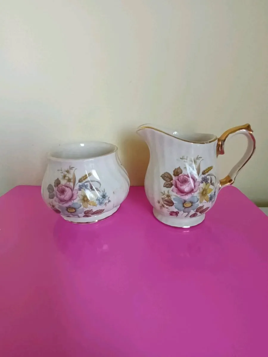 Small  SADLER China Jug and Sugar Bowl - Image 1