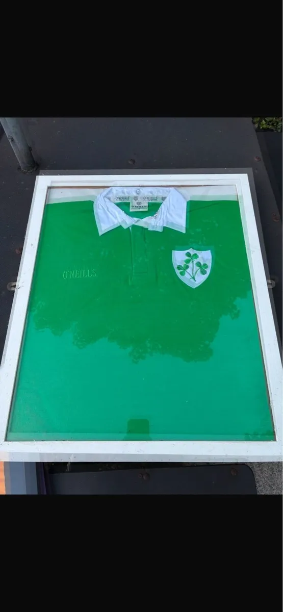 Jerseys framed - Image 1