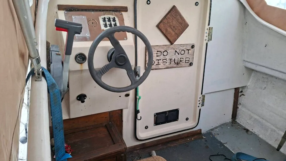 18ft freshwater fishing boat - Image 3