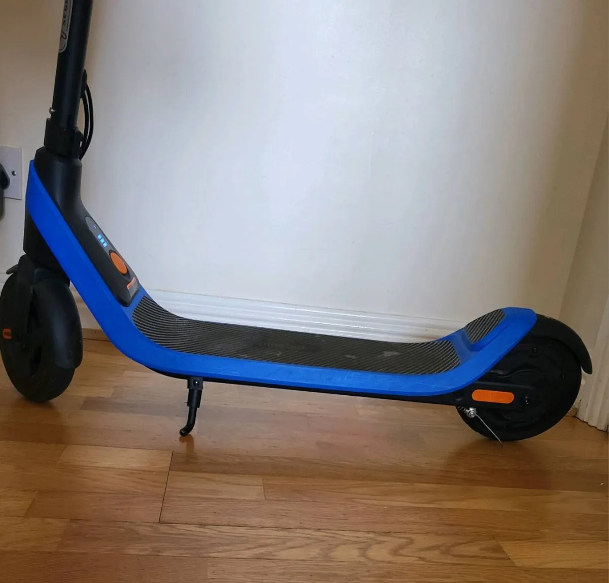Segway Ninebot C2 Lite Kids Electric Kick - Image 1