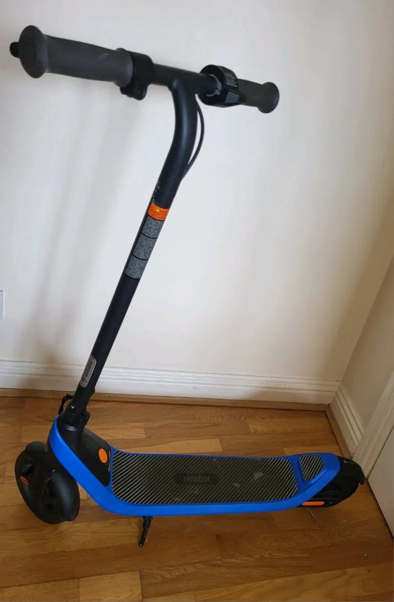 Segway Ninebot C2 Lite Kids Electric Kick - Image 2