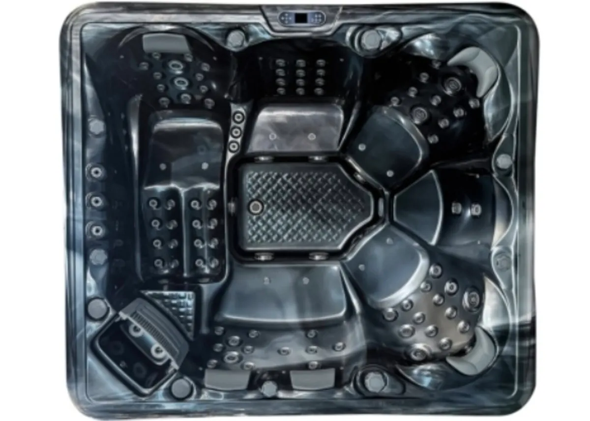 8 person hottub - Image 2