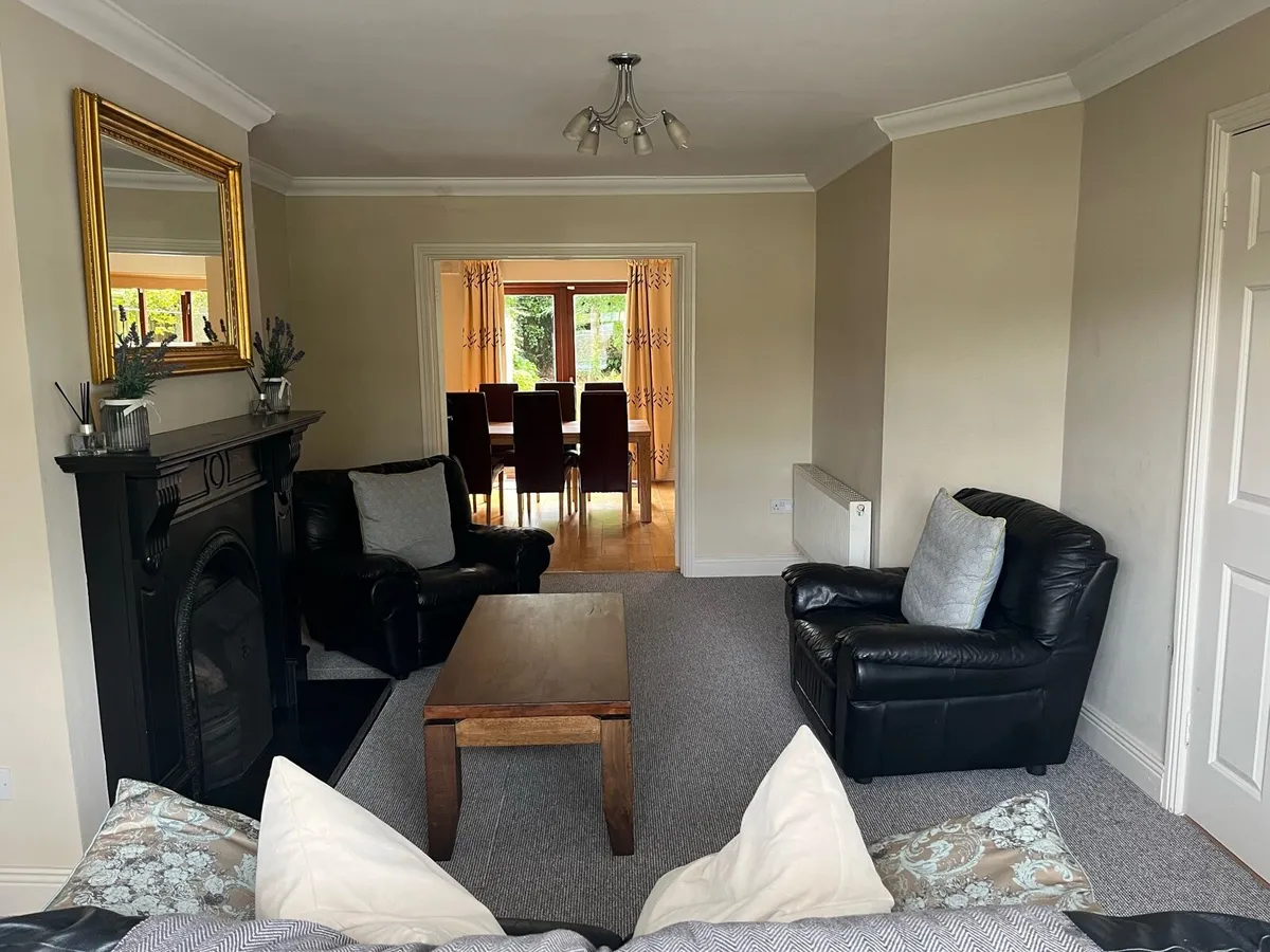 Suite of furniture - Image 2