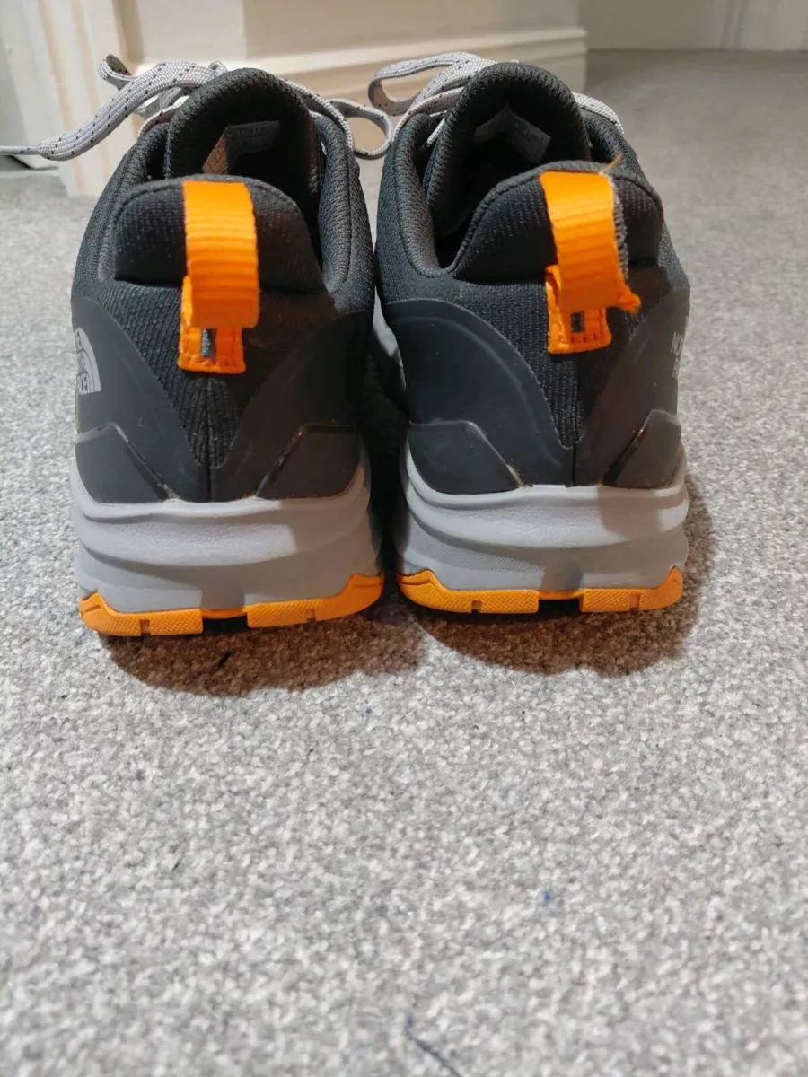 Mens North Face hiking shoes - Image 2