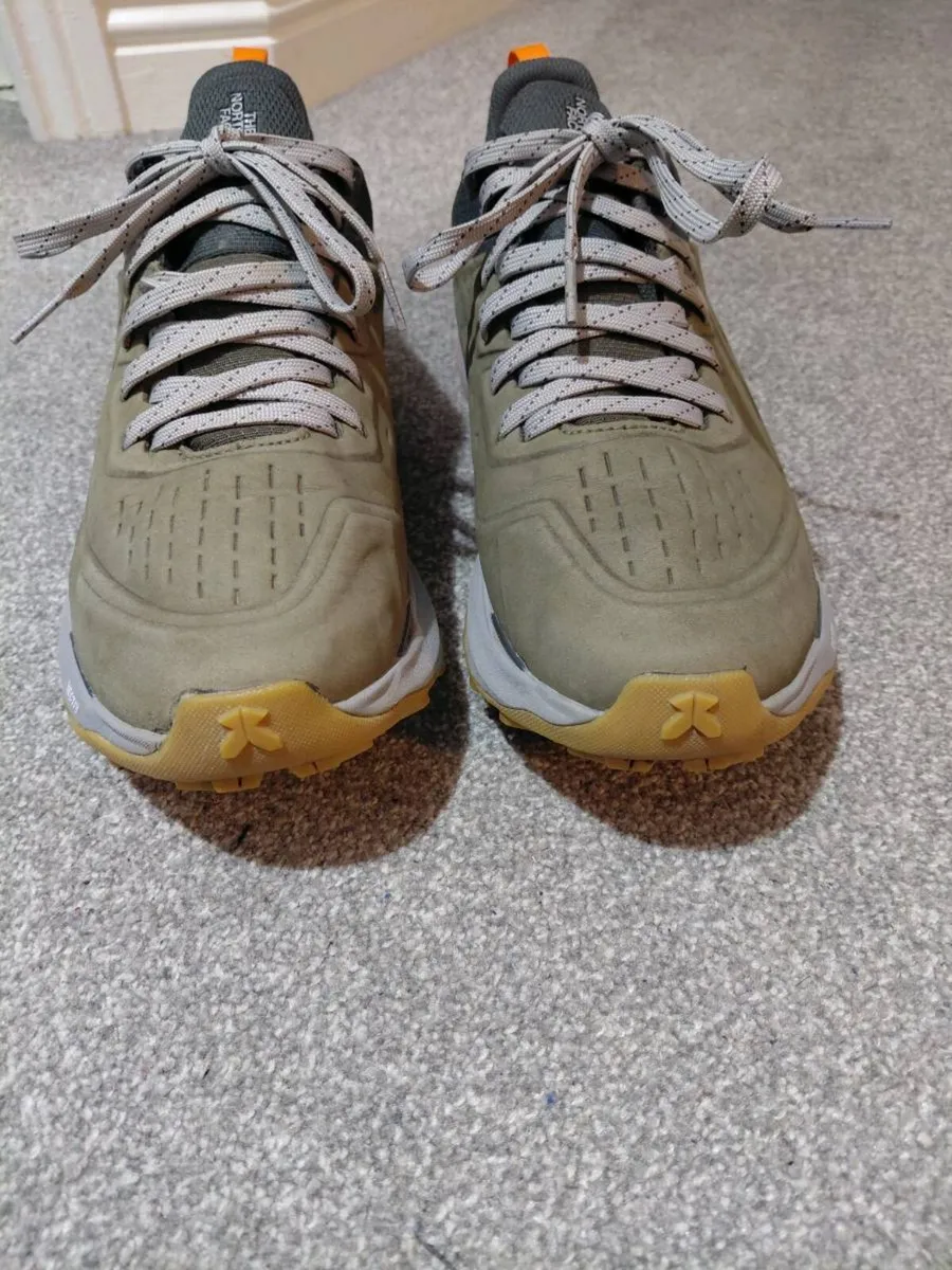 Mens North Face hiking shoes - Image 3