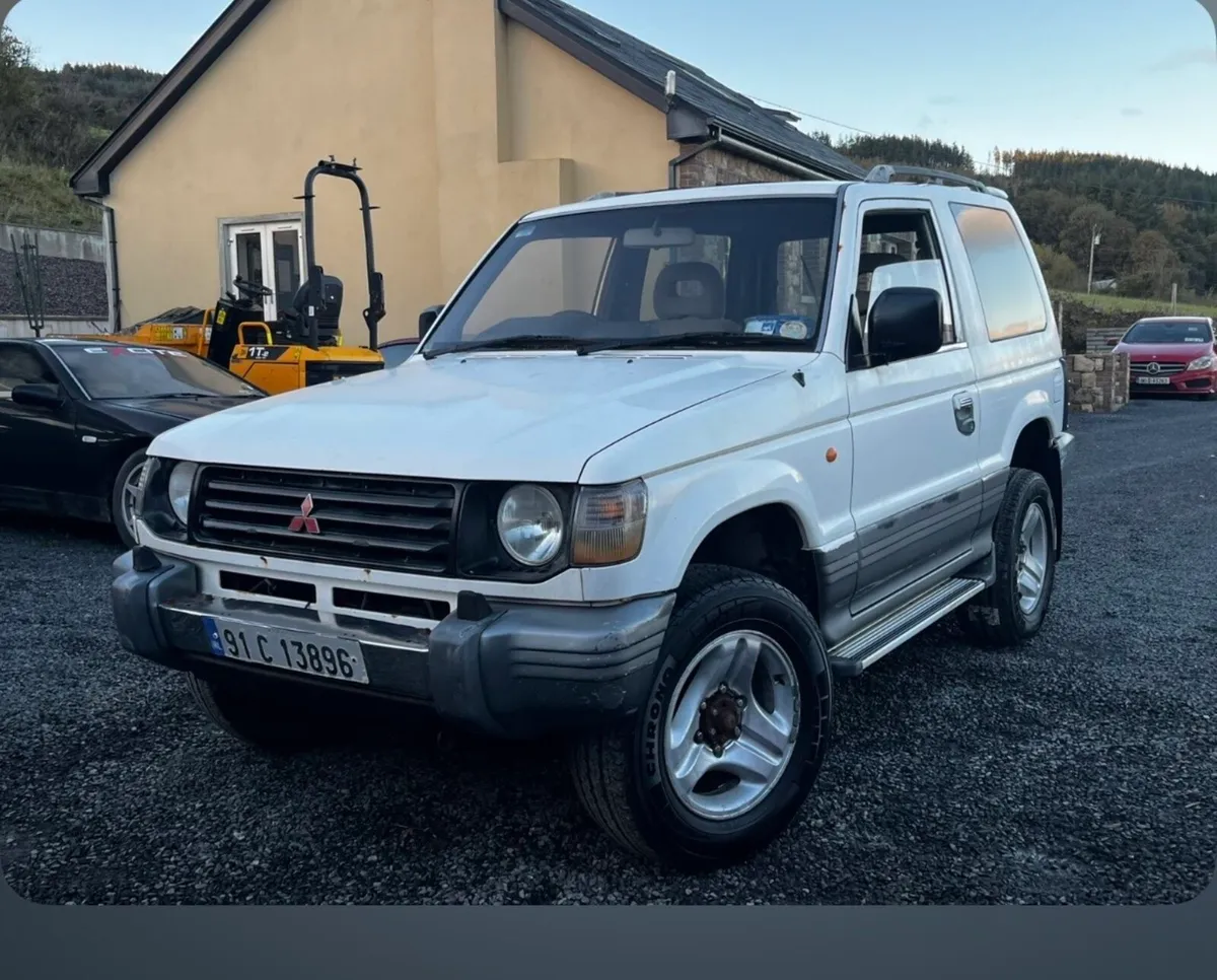 1991 Mitsubishi pajero swb ( sunroof model ) - Image 3