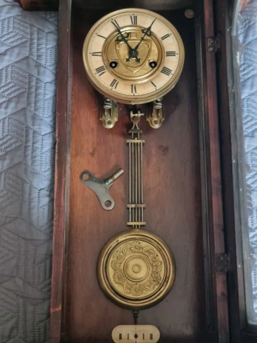 Junghans German eclectic wall clock - Image 4