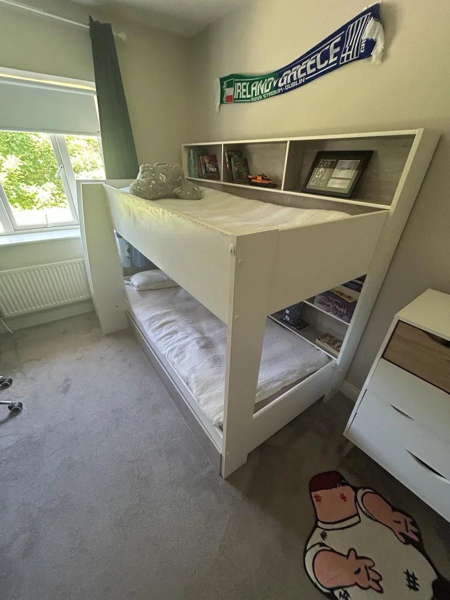 Bunk beds - Image 1