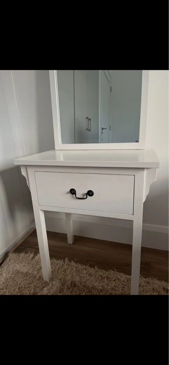 Locker with matching mirror - Image 2