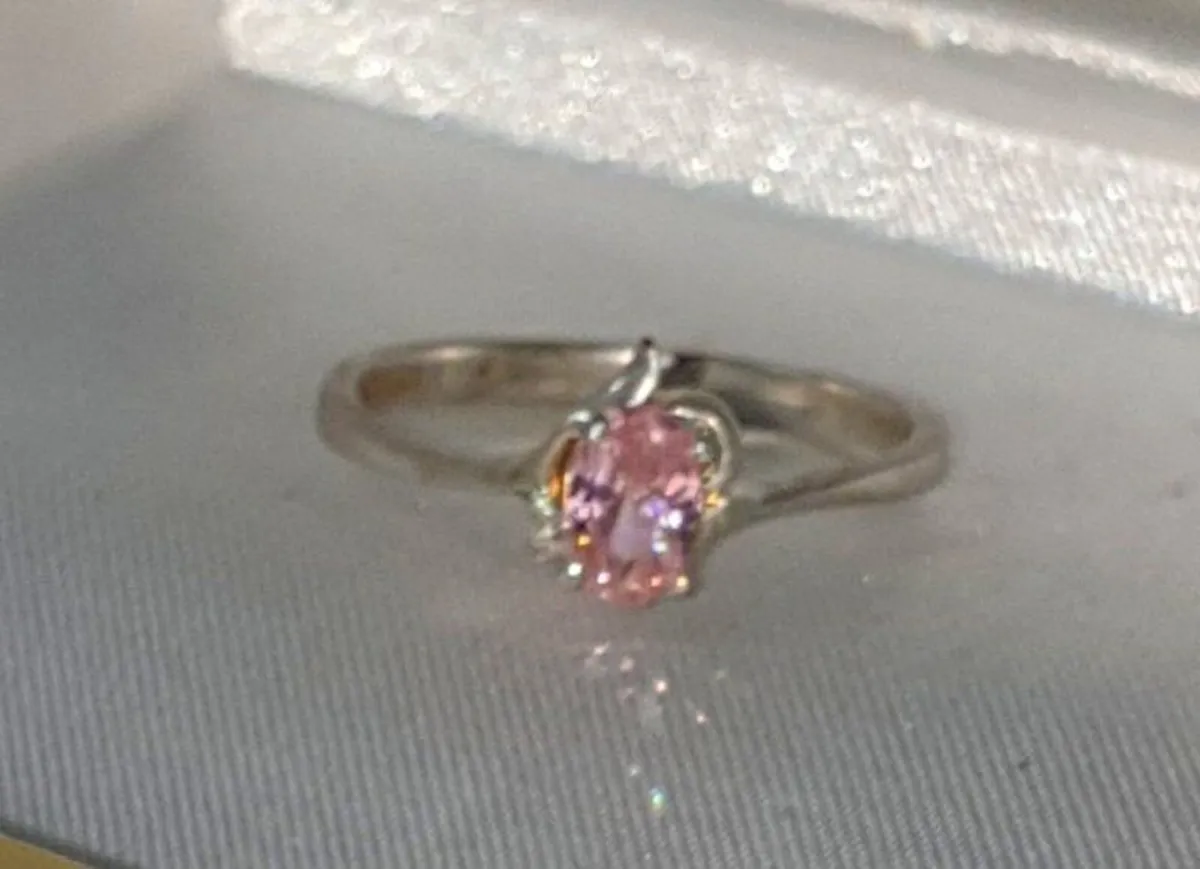 Vintage Hallmarked Silver Pink Solitaire - Image 2