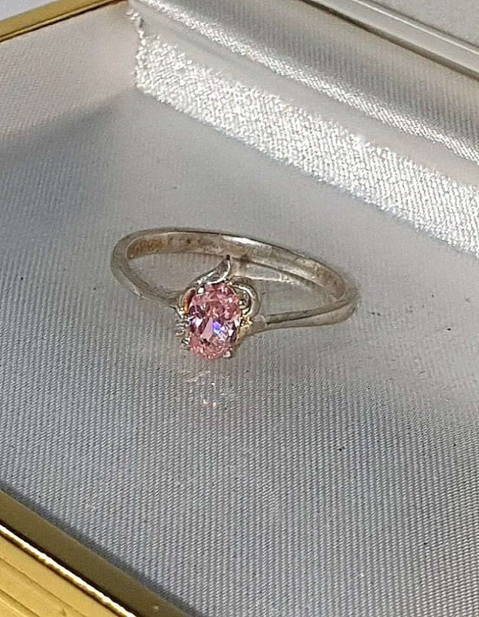 Vintage Hallmarked Silver Pink Solitaire - Image 1