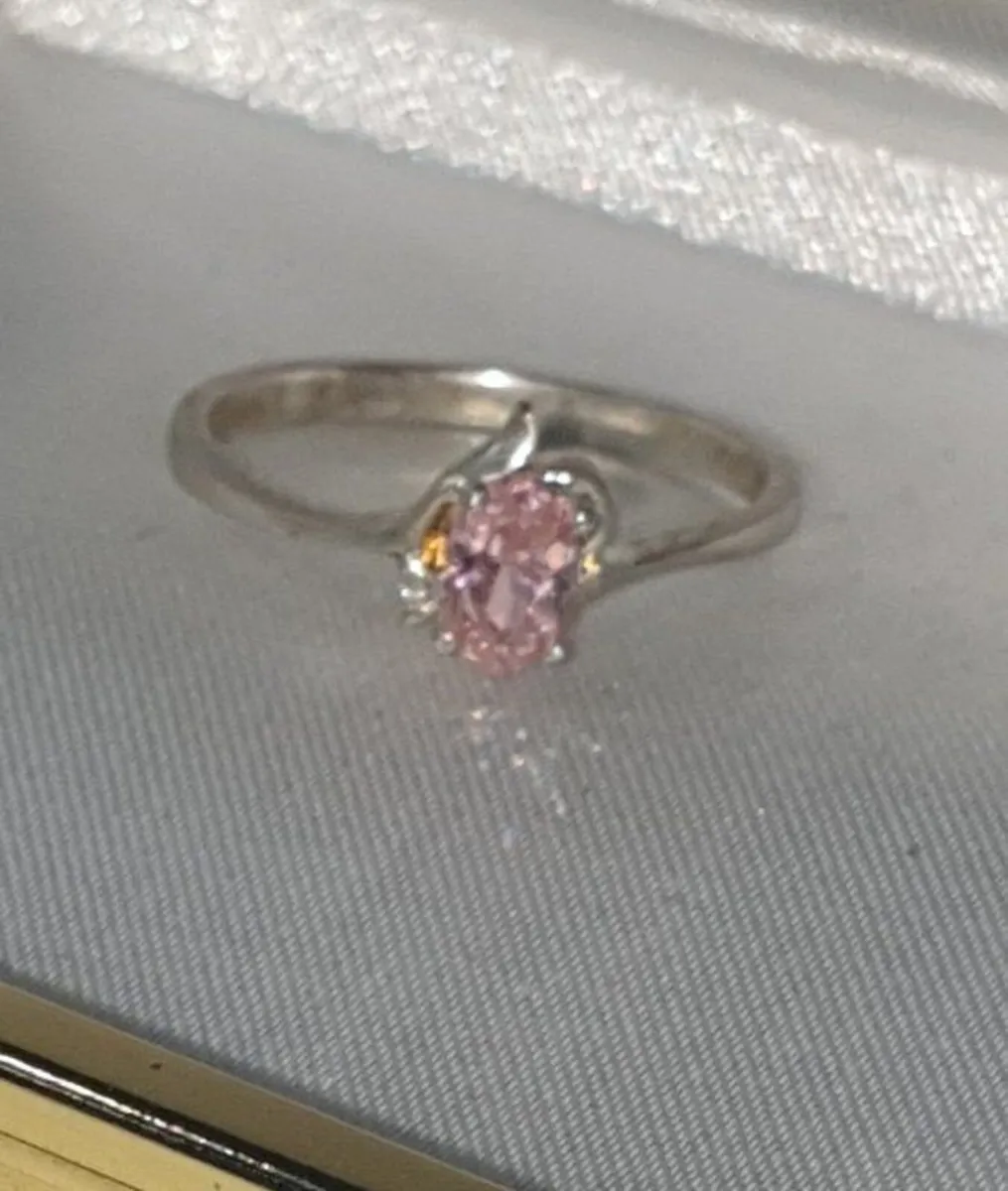 Vintage Hallmarked Silver Pink Solitaire - Image 3