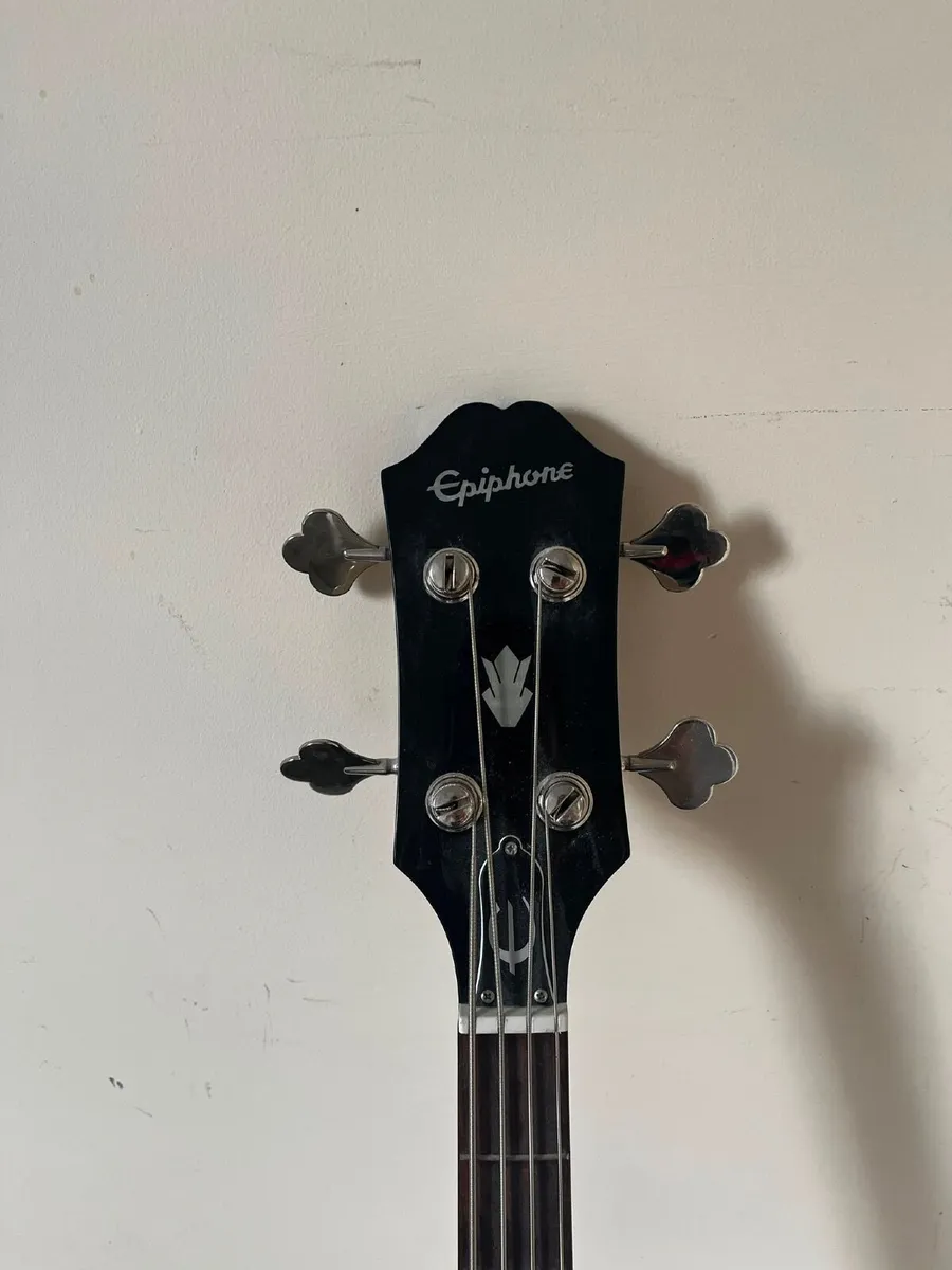Base Guitar and Amp - Image 2
