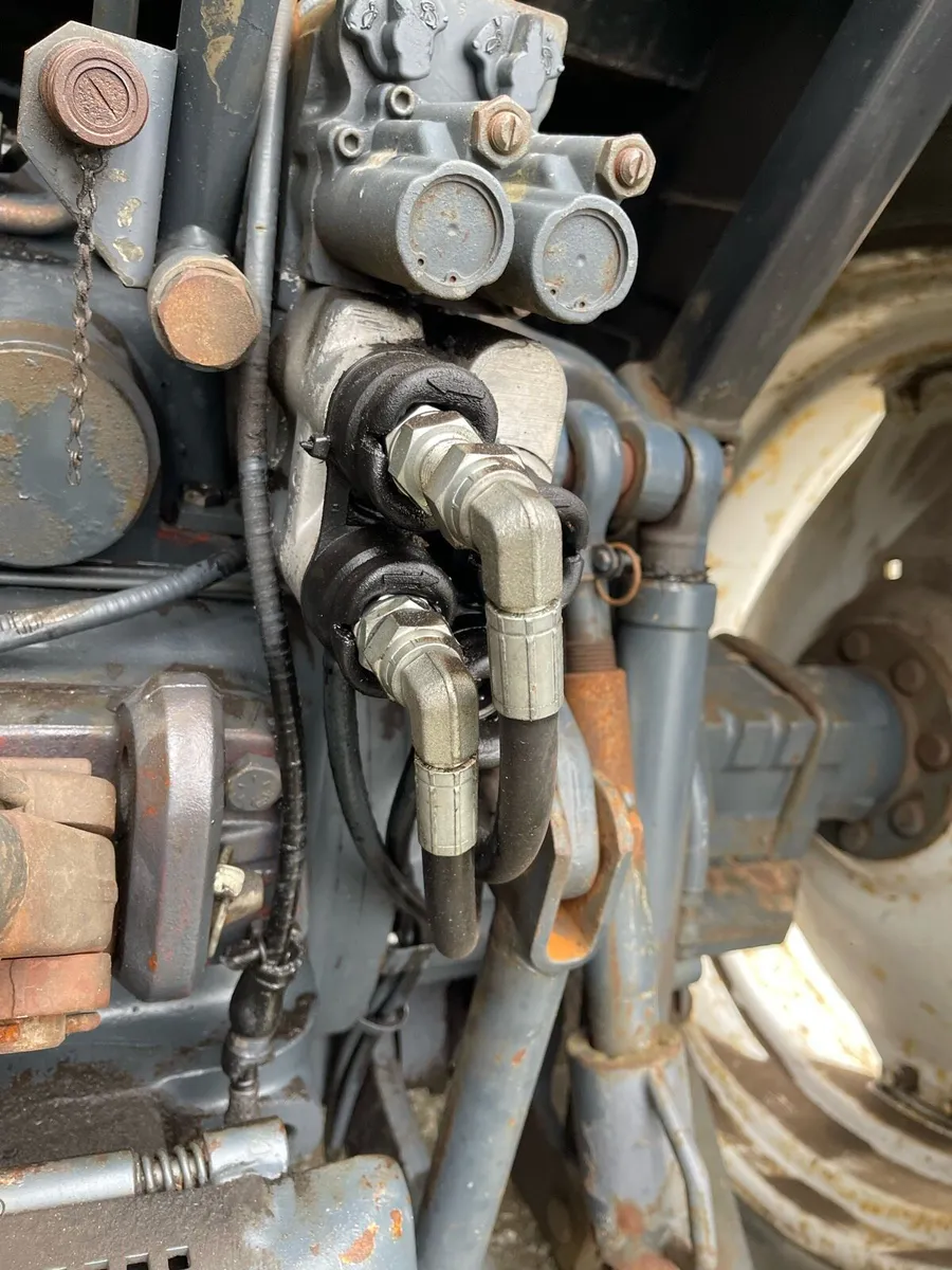 ford new holland 7840 / 8340 sauter front linkage - Image 2