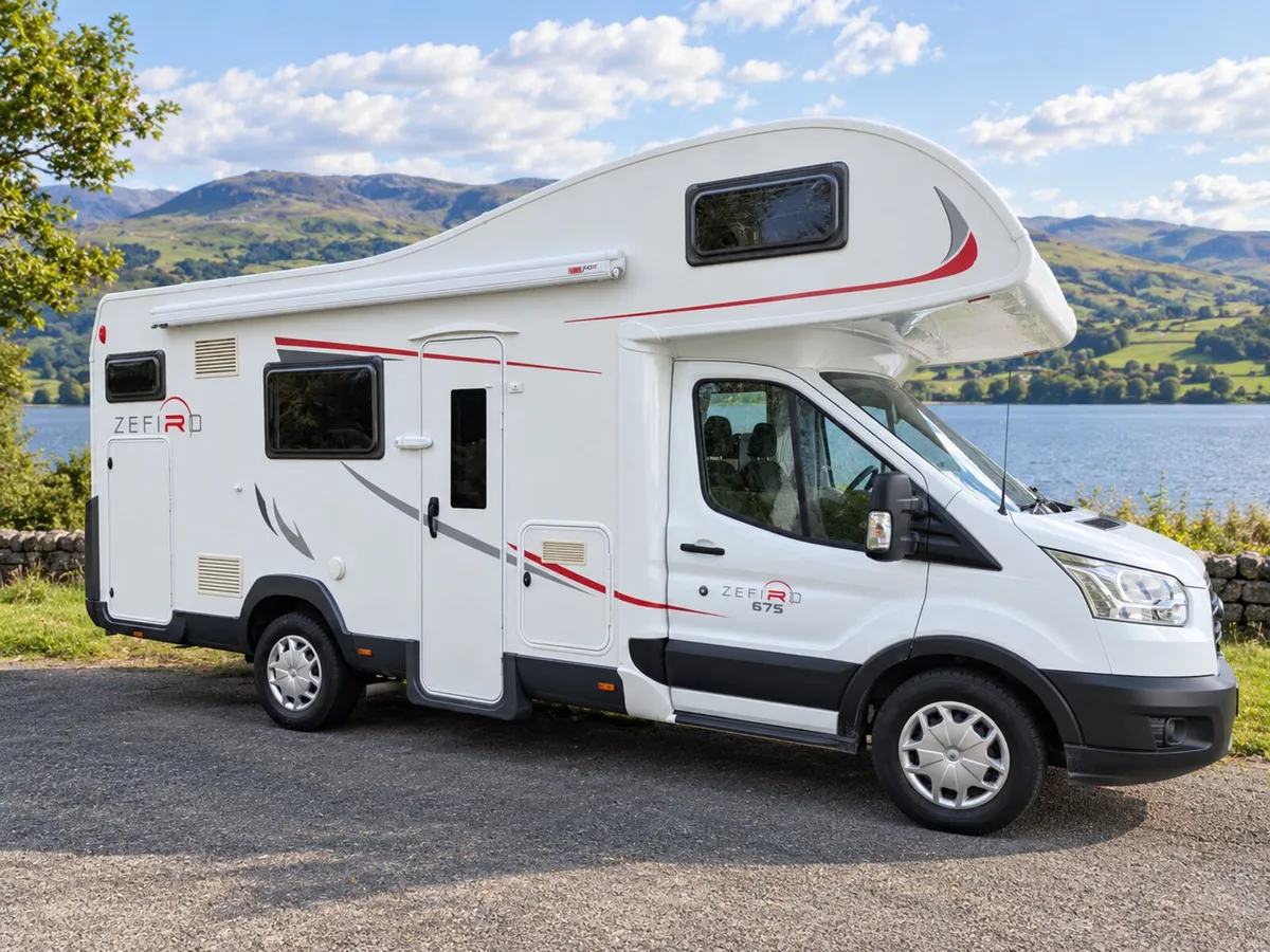 ⭐ 2016 ROLLER TEAM ZEFIRO 675 | 6 BERTH | GARAGE ⭐ - Image 2