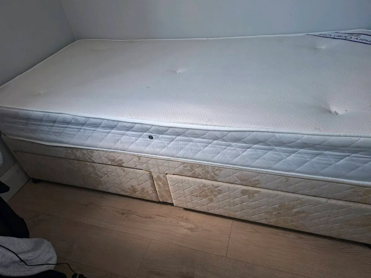 Single bed base and mattress - Image 4