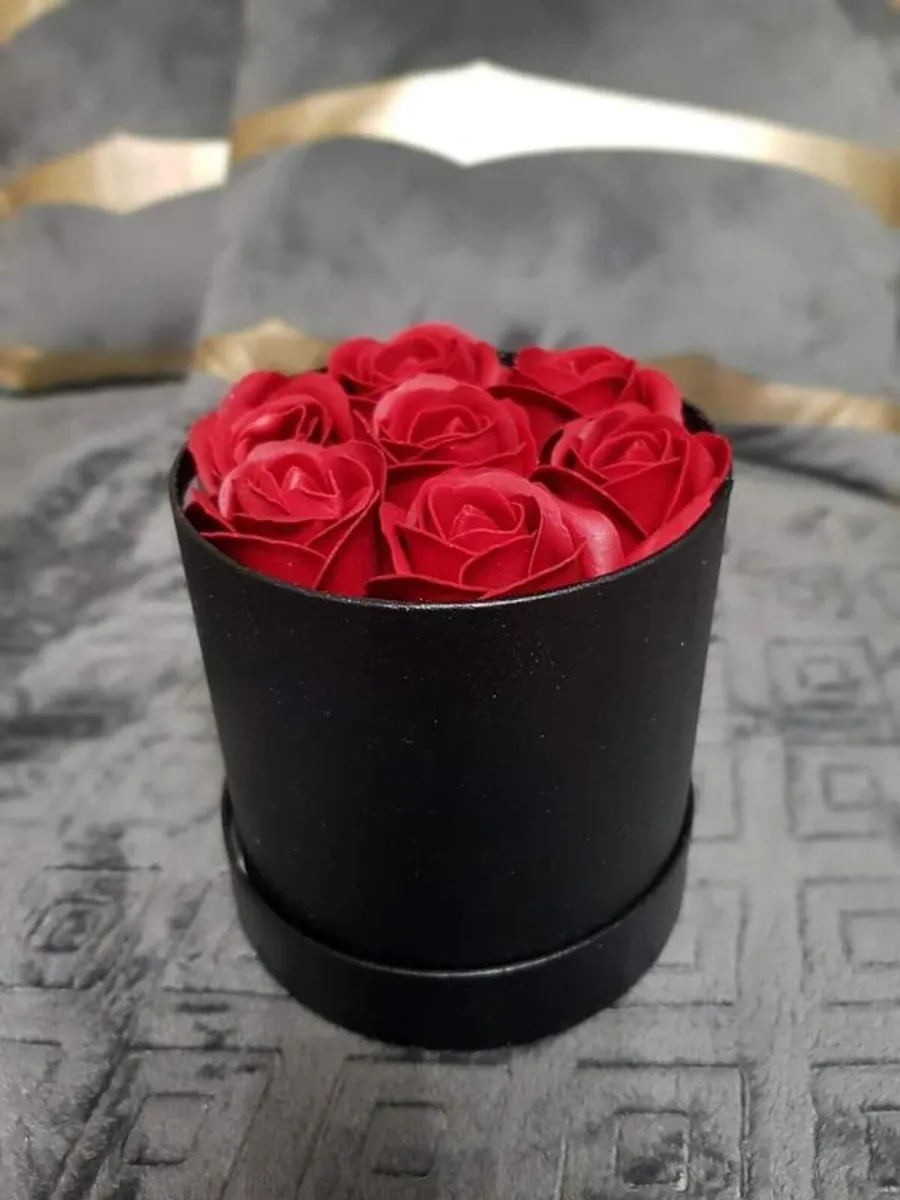 Flower box white,red - Image 1