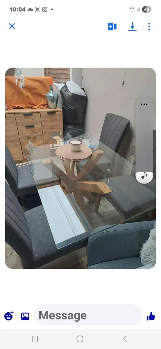 Glass table like new no chairs - Image 3