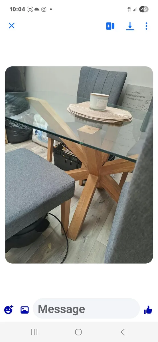 Glass table like new no chairs - Image 1
