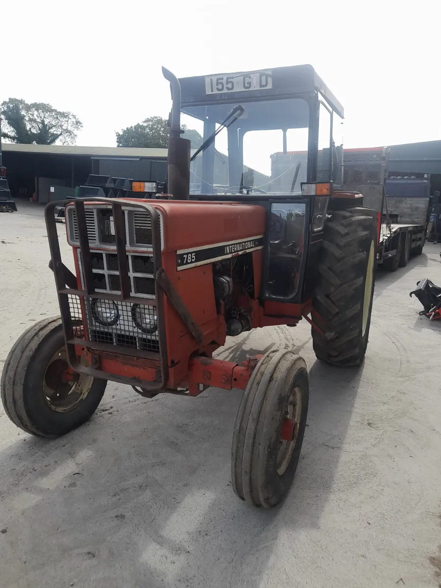 Case International 785 Tractor - Image 4