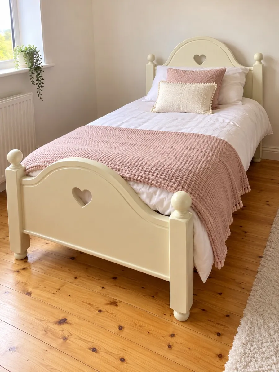 Single beds X 2 (pair) will sell separately - Image 4