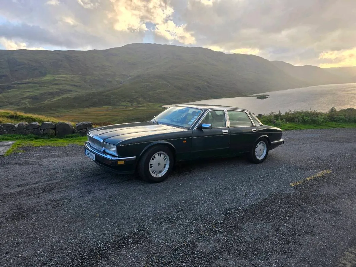 Jaguar xj40 - Image 2
