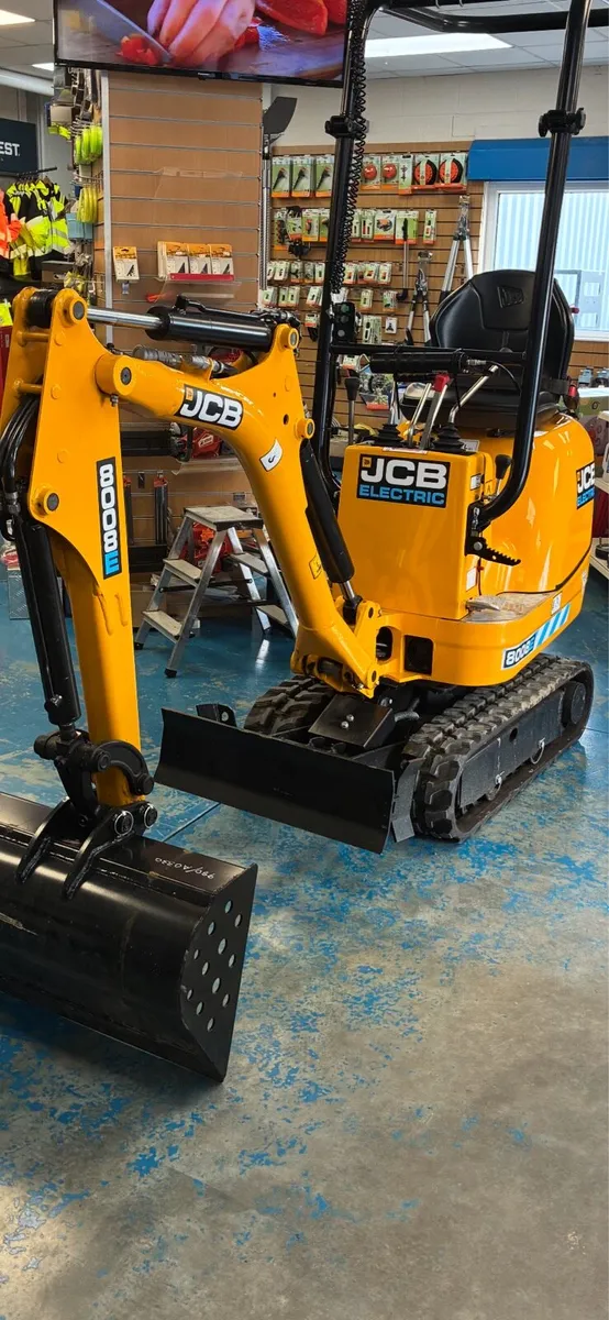 Mini digger / dumper (electric) 0 emissions HIRE - Image 3
