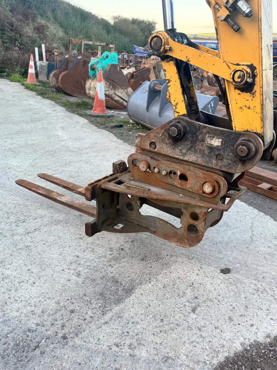 Dromone Digger Pallet forks for 65mm/80mm pins - Image 2