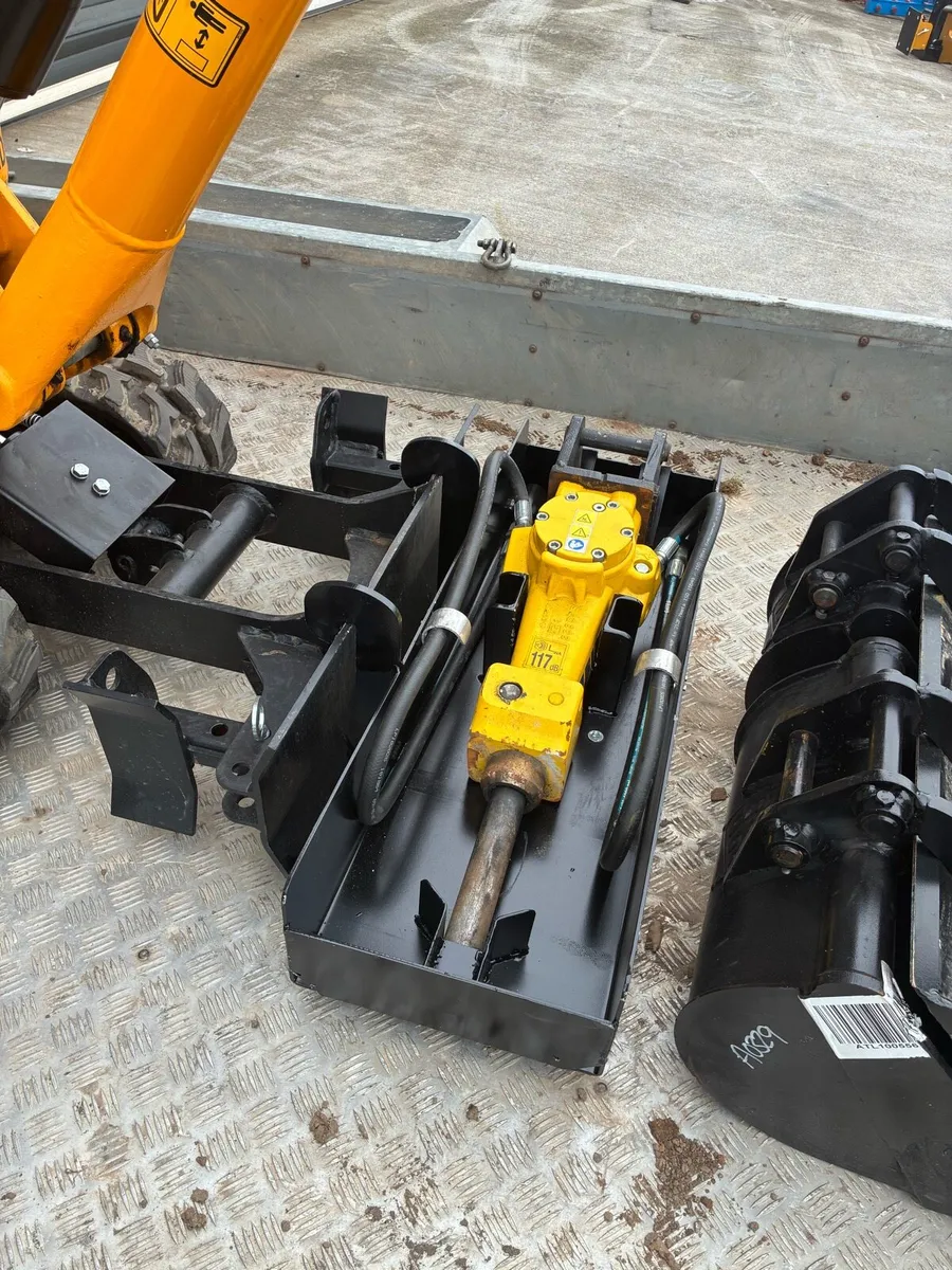Mini digger / dumper (electric) 0 emissions HIRE - Image 4